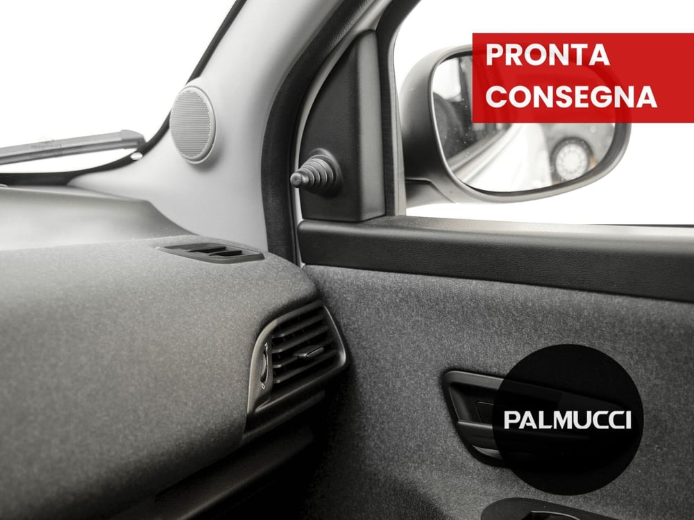 Lancia Ypsilon usata a Prato (12)