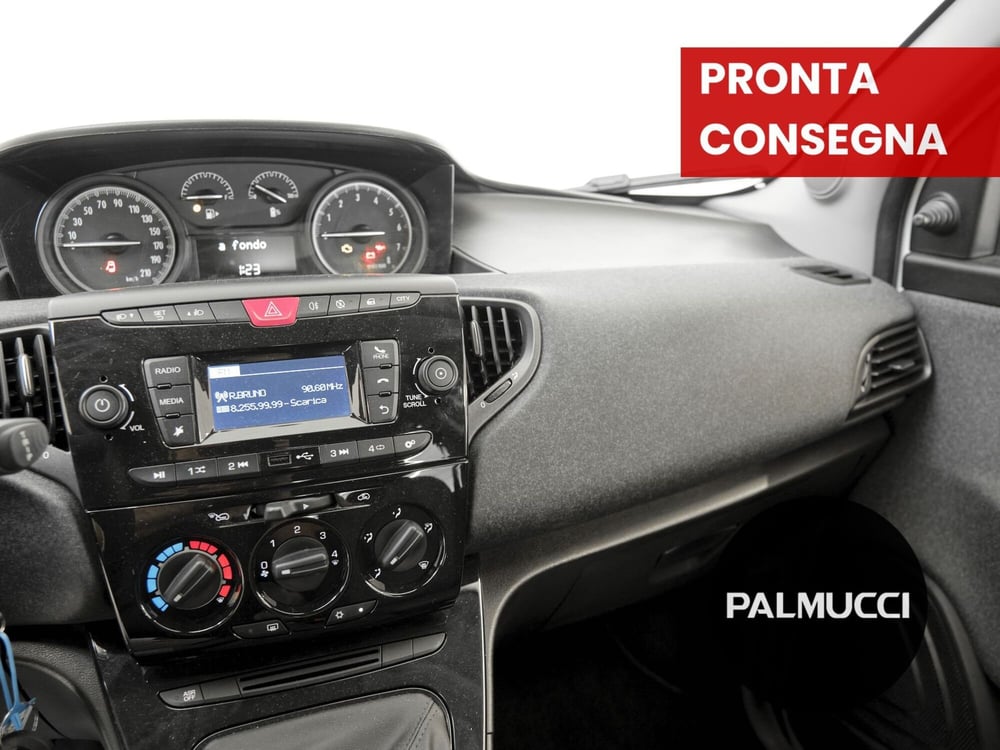Lancia Ypsilon usata a Prato (16)