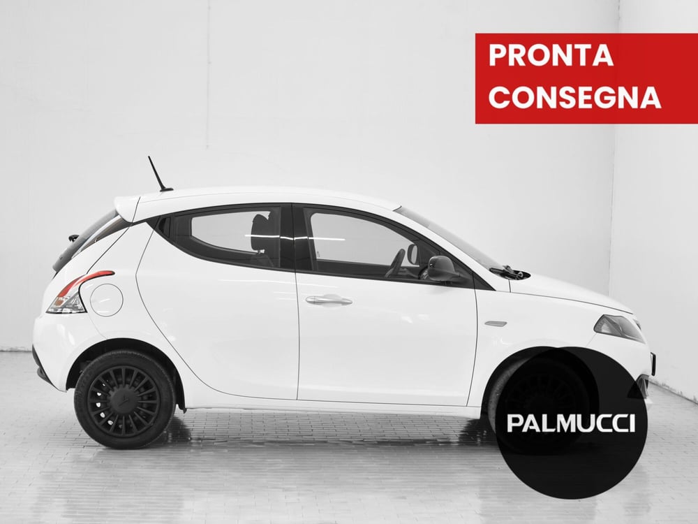 Lancia Ypsilon usata a Prato (8)