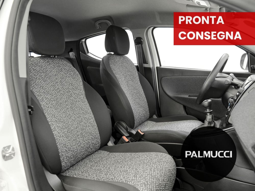 Lancia Ypsilon usata a Prato (9)