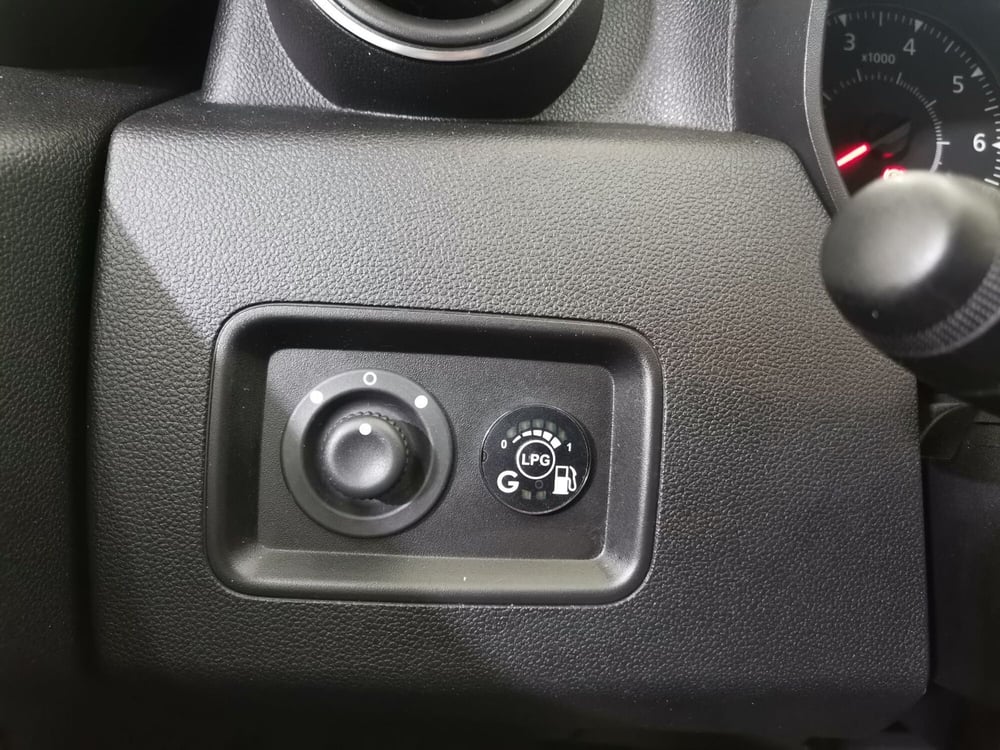 Dacia Duster usata a Salerno (18)