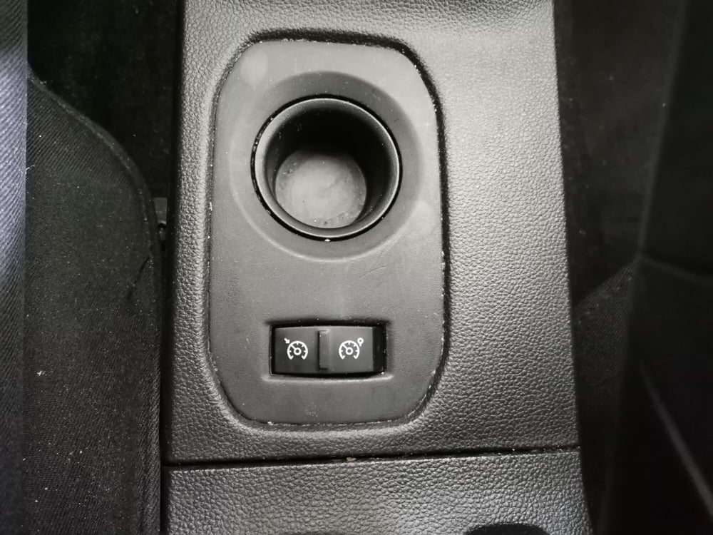Dacia Duster usata a Salerno (20)