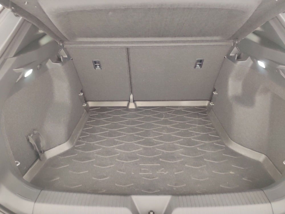 Volkswagen ID.4 usata a Massa-Carrara (15)