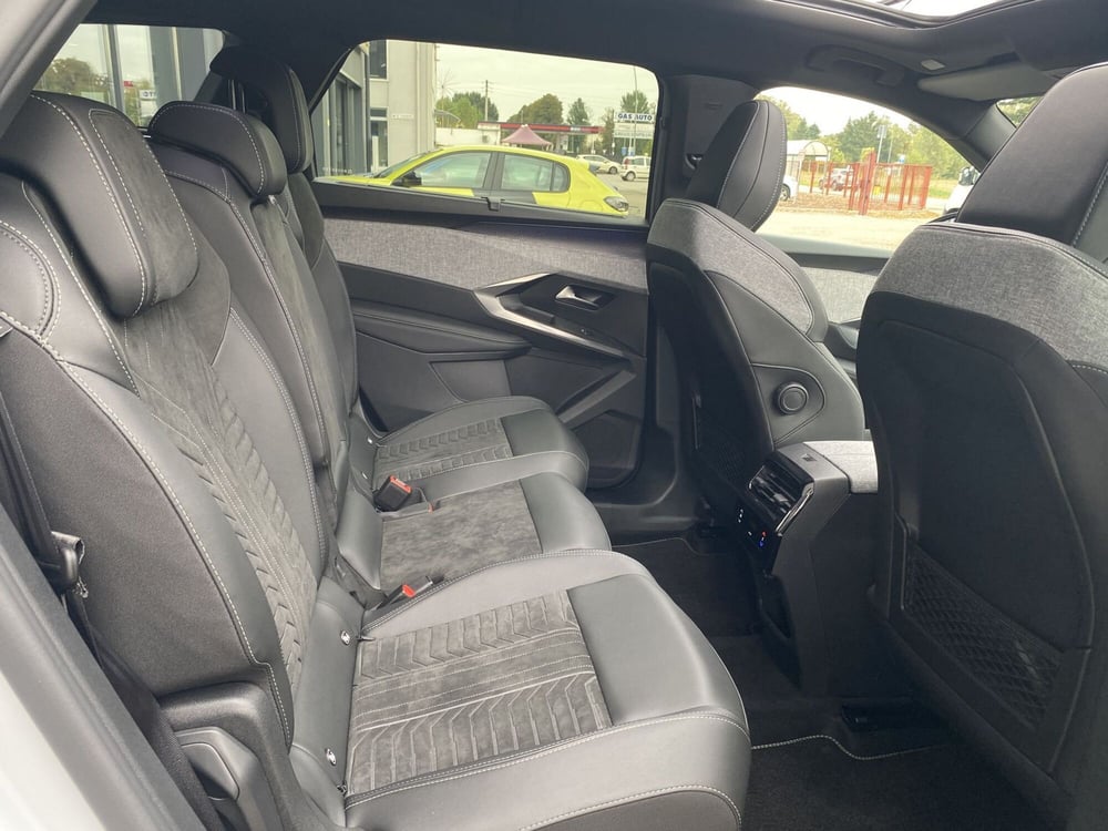 Peugeot 5008 nuova a Modena (15)