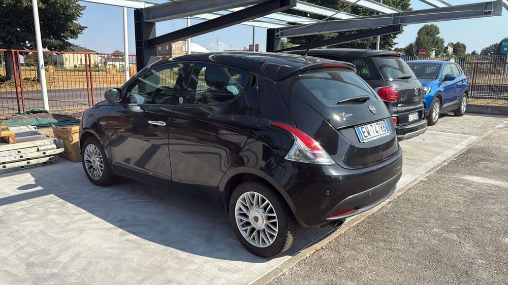 Lancia Ypsilon usata a Modena (2)