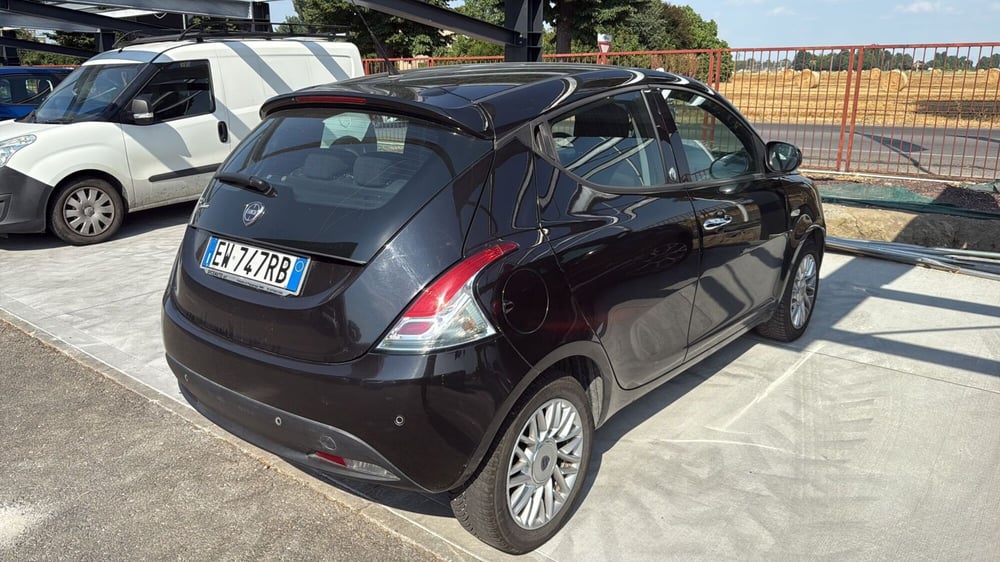 Lancia Ypsilon usata a Modena (3)