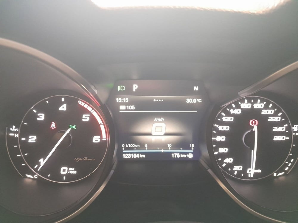 Alfa Romeo Stelvio usata a Asti (12)