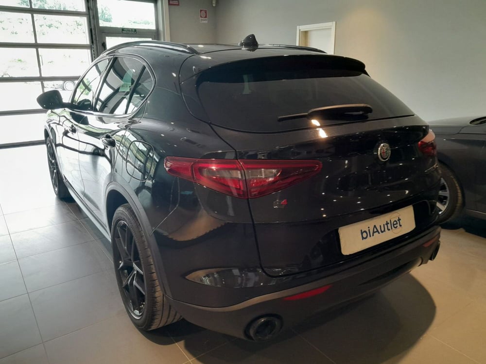 Alfa Romeo Stelvio usata a Asti (4)