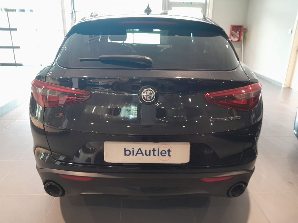 Alfa Romeo Stelvio usata a Asti (5)