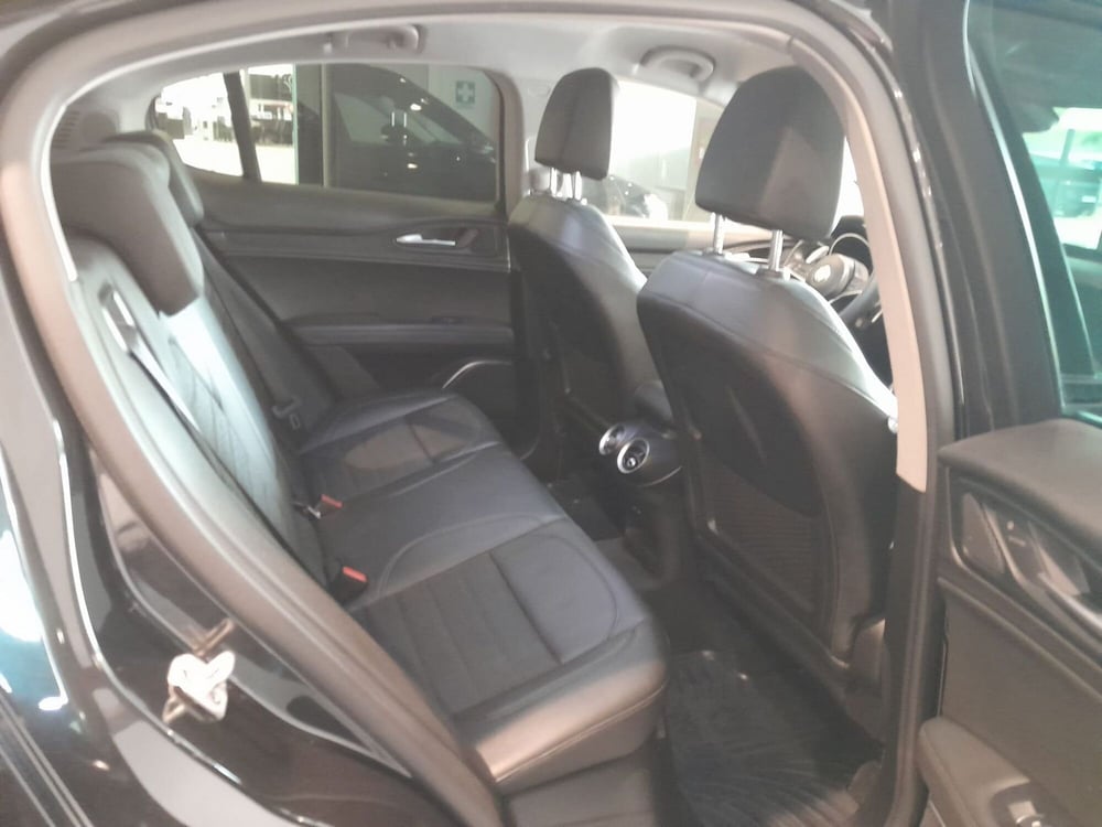 Alfa Romeo Stelvio usata a Asti (9)