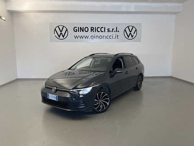 Volkswagen Golf Variant 1.5 TGI Life del 2022 usata a Cesena