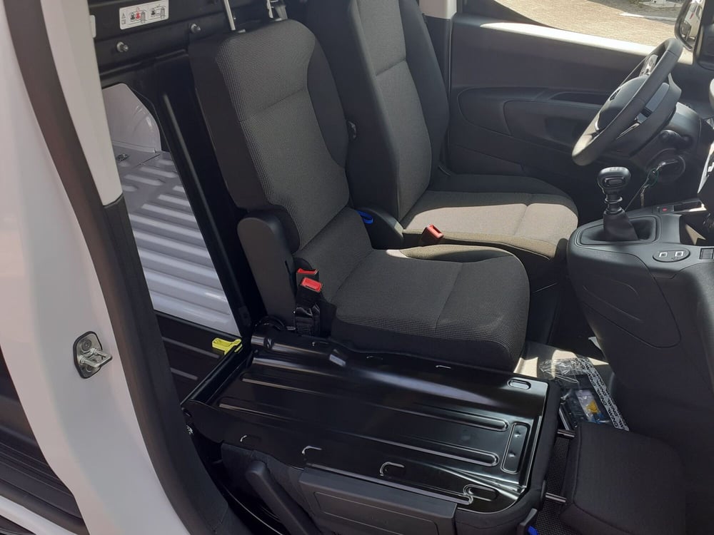 Peugeot Partner Furgone nuova a Parma (11)