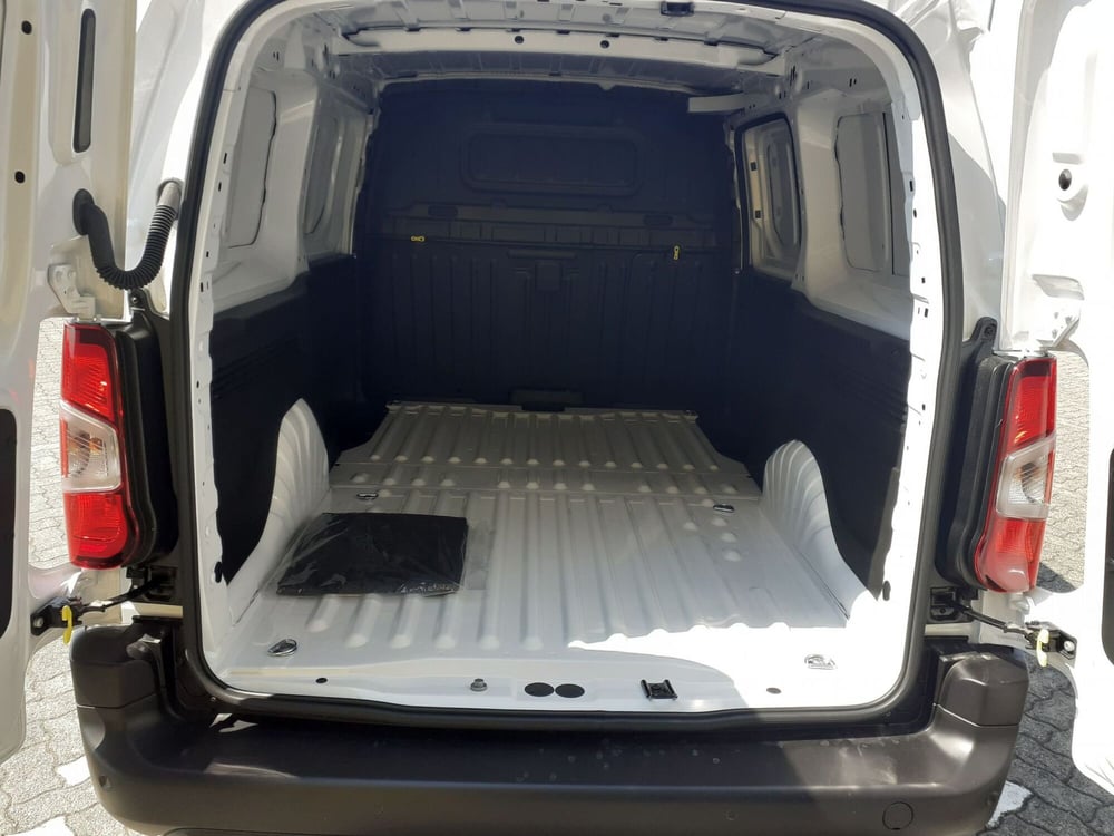 Peugeot Partner Furgone nuova a Parma (7)