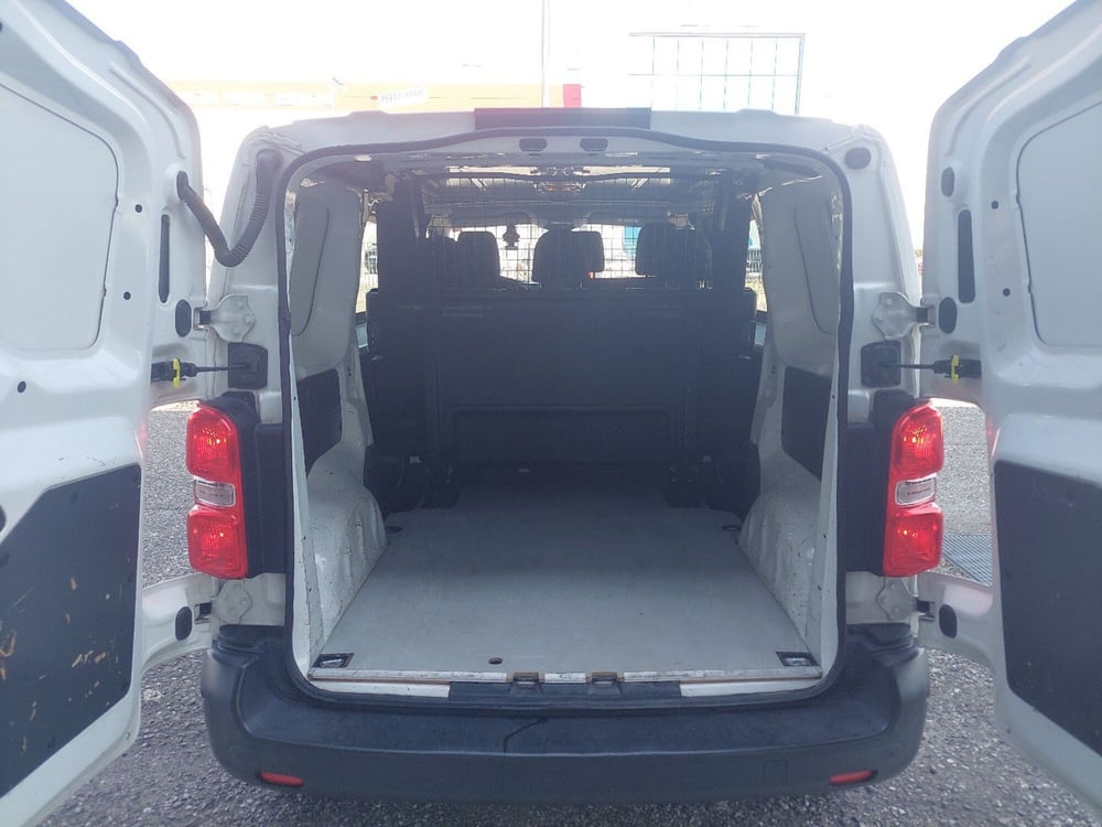 Opel Vivaro Furgone usata a Parma (17)