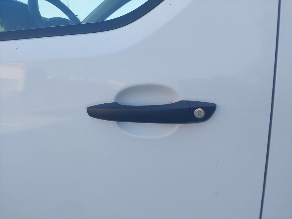 Opel Vivaro Furgone usata a Parma (9)