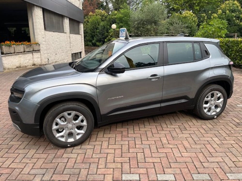 Jeep Avenger nuova a Brescia (14)