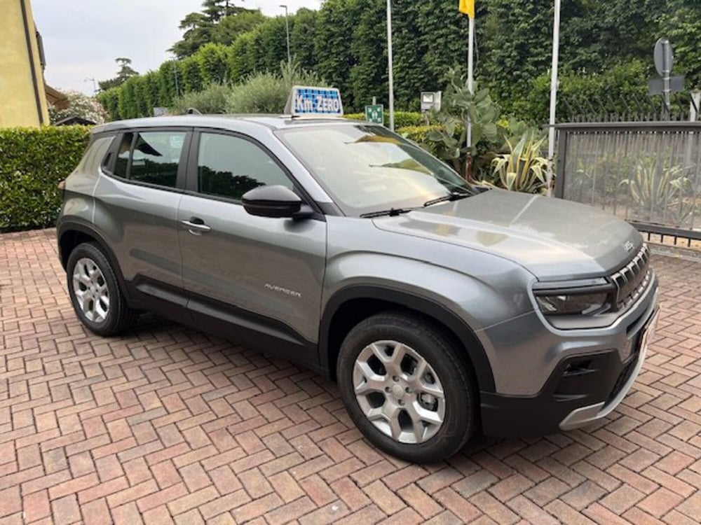 Jeep Avenger nuova a Brescia (5)