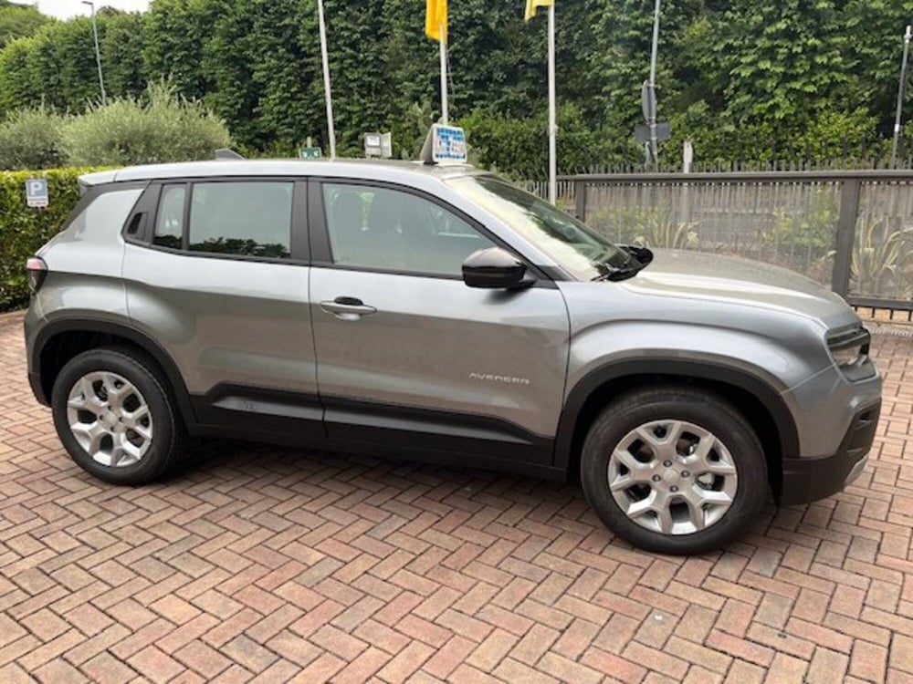 Jeep Avenger nuova a Brescia (6)