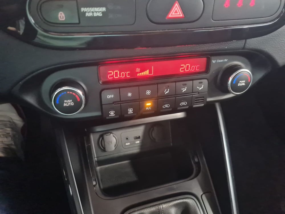 Kia Carens usata a Cagliari (12)