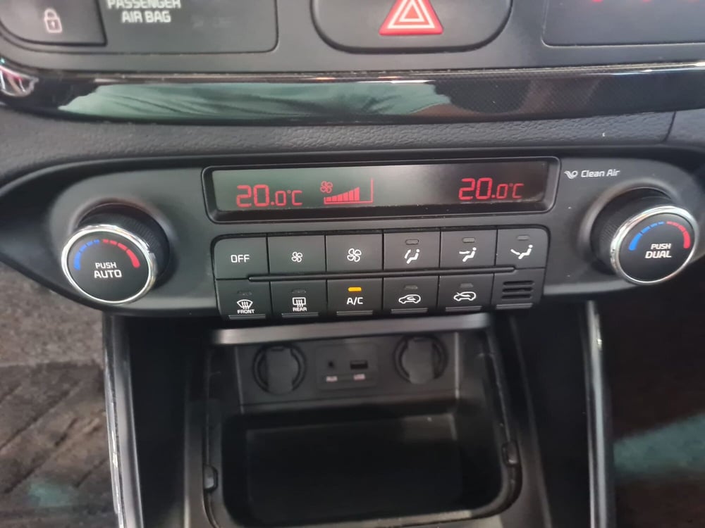 Kia Carens usata a Cagliari (17)