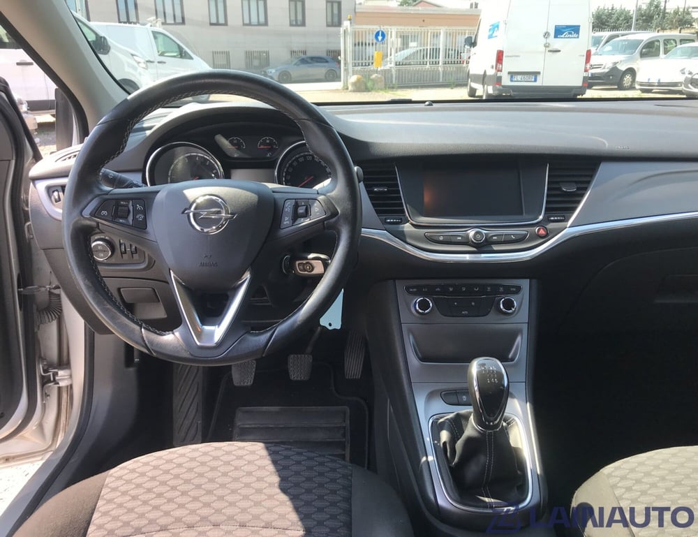 Opel Astra usata a Milano (16)