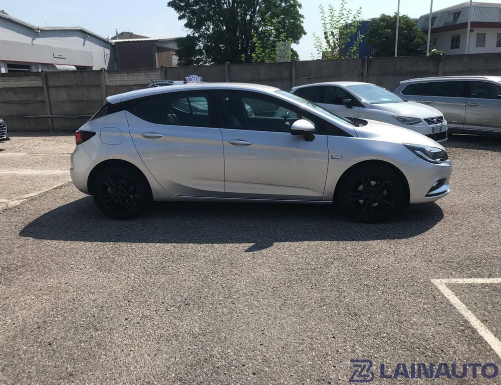 Opel Astra usata a Milano (4)