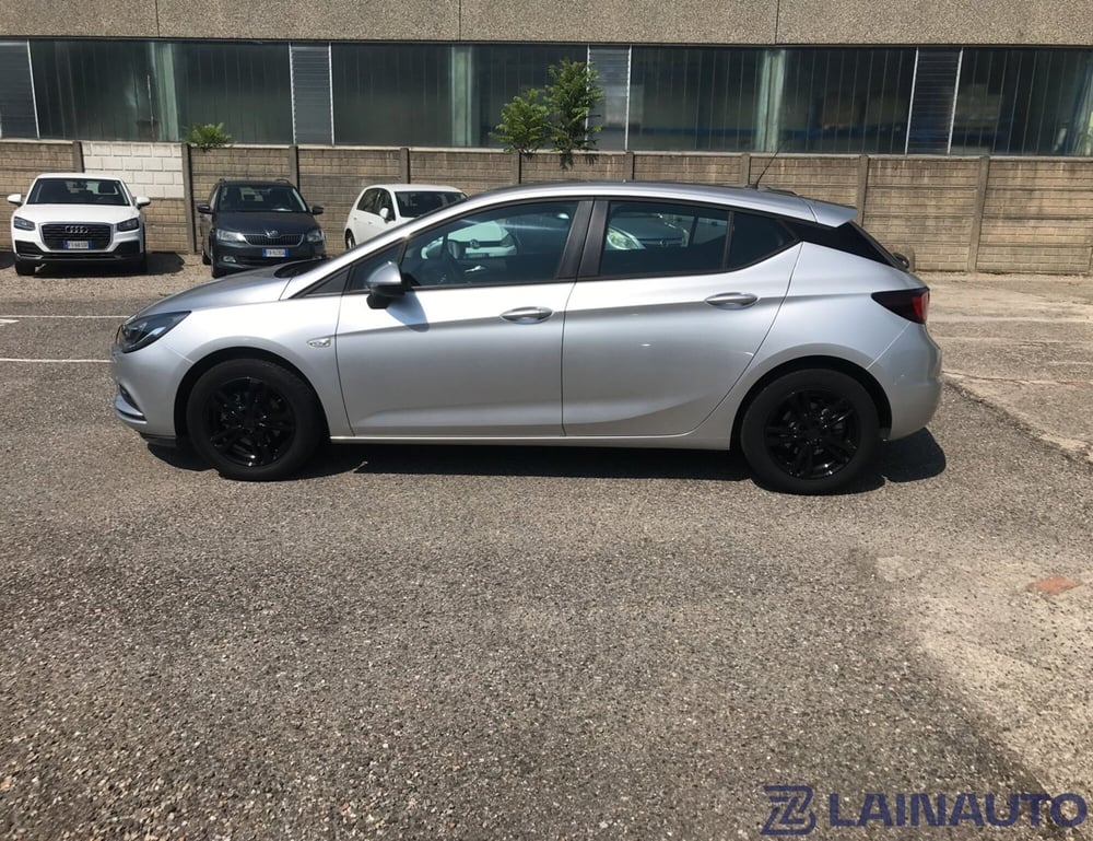 Opel Astra usata a Milano (8)