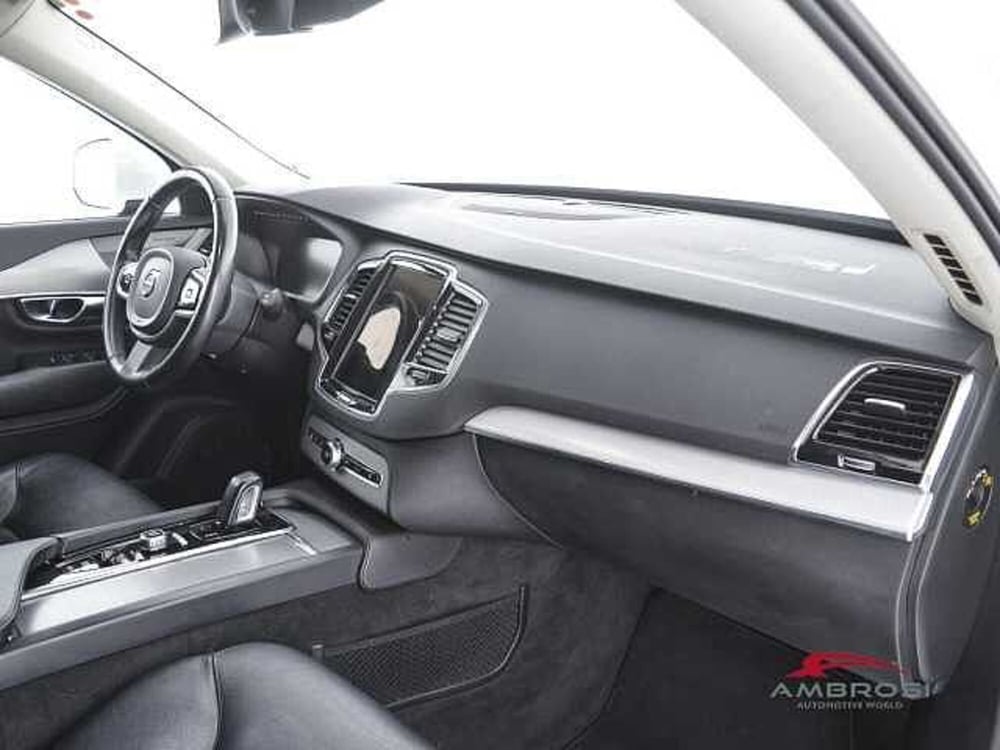 Volvo XC90 usata a Viterbo (14)
