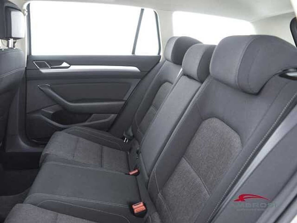 Volkswagen Passat Variant usata a Viterbo (10)