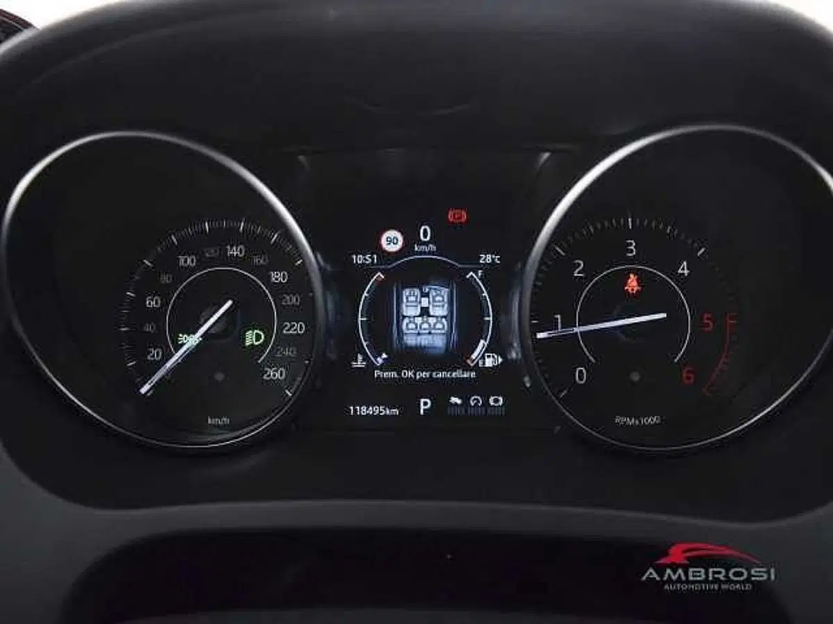 Jaguar E-Pace usata a Viterbo (13)