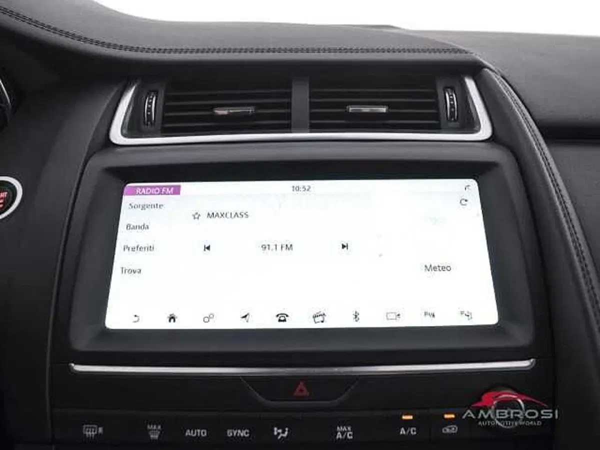 Jaguar E-Pace usata a Viterbo (14)