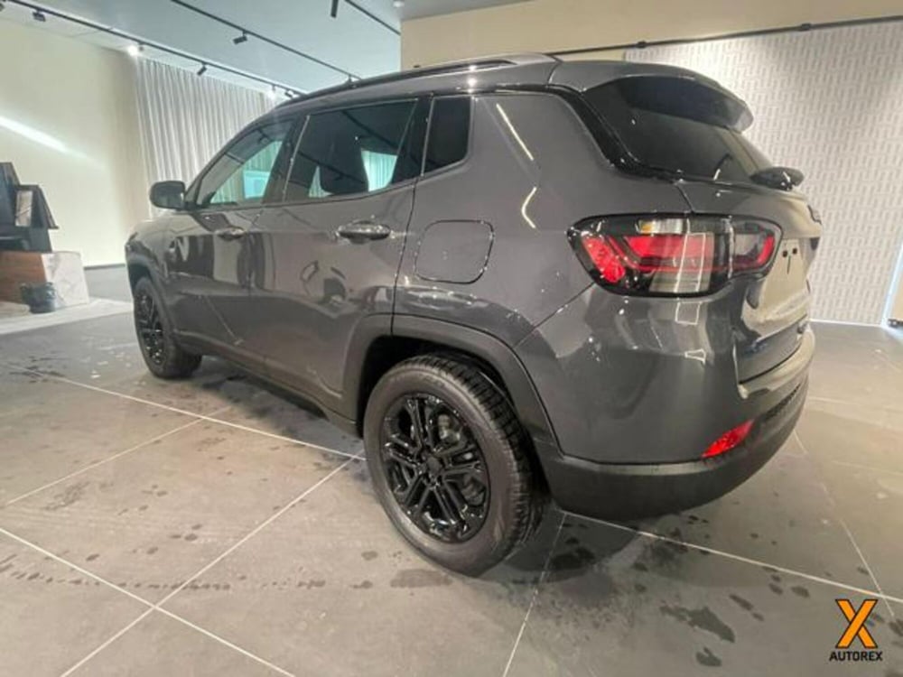 Jeep Compass nuova a Varese (10)