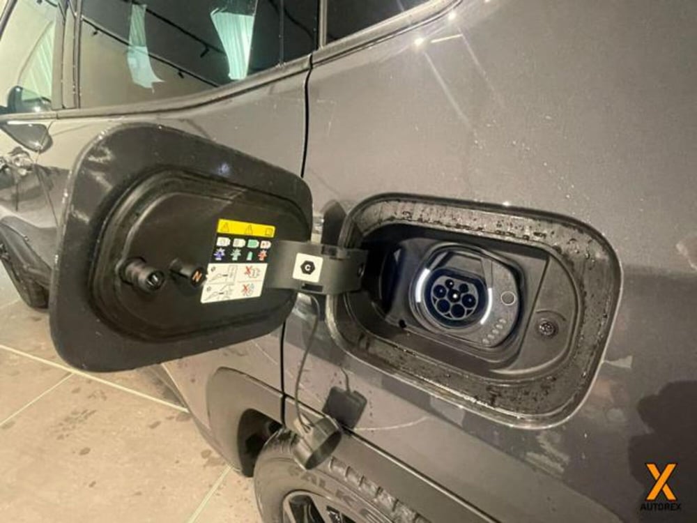 Jeep Compass nuova a Varese (12)