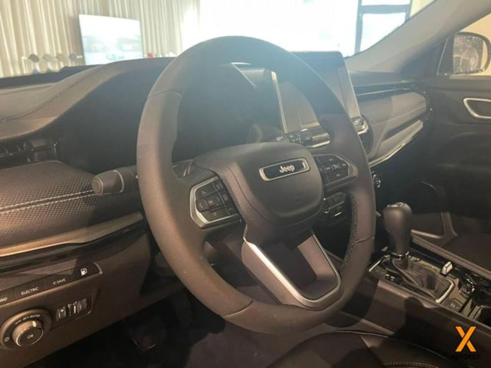 Jeep Compass nuova a Varese (17)