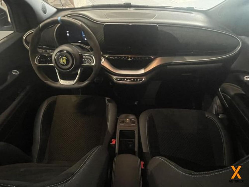 Abarth 500e nuova a Varese (14)