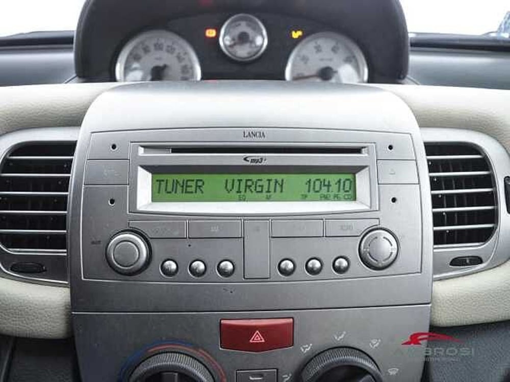 Lancia Ypsilon usata a Viterbo (14)