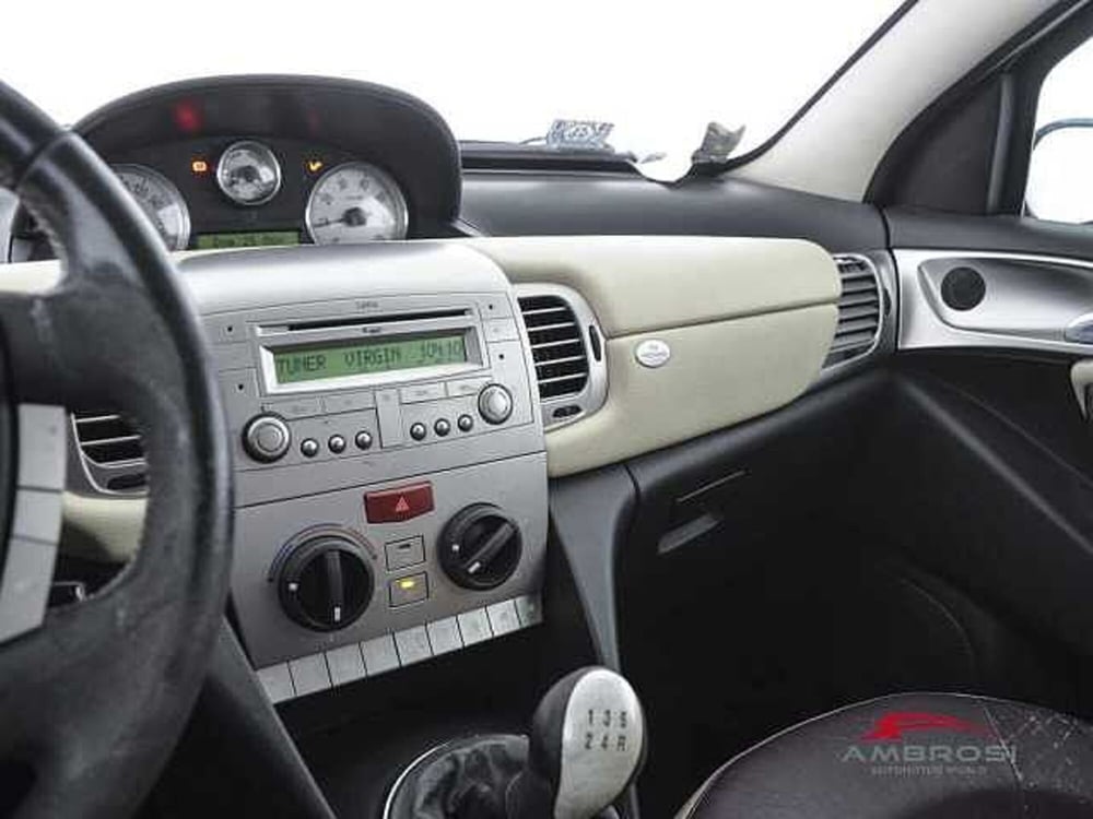 Lancia Ypsilon usata a Viterbo (17)
