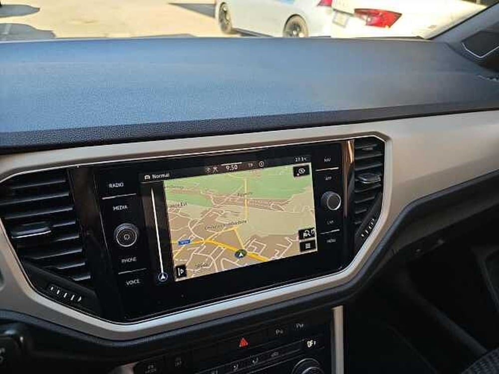Volkswagen T-Roc Cabrio usata a Lecco (16)
