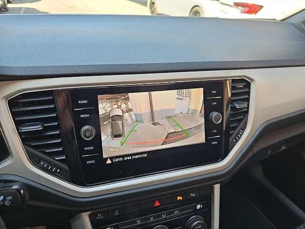 Volkswagen T-Roc Cabrio usata a Lecco (17)
