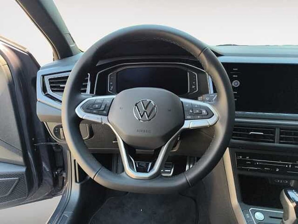 Volkswagen Taigo nuova a Lecco (11)