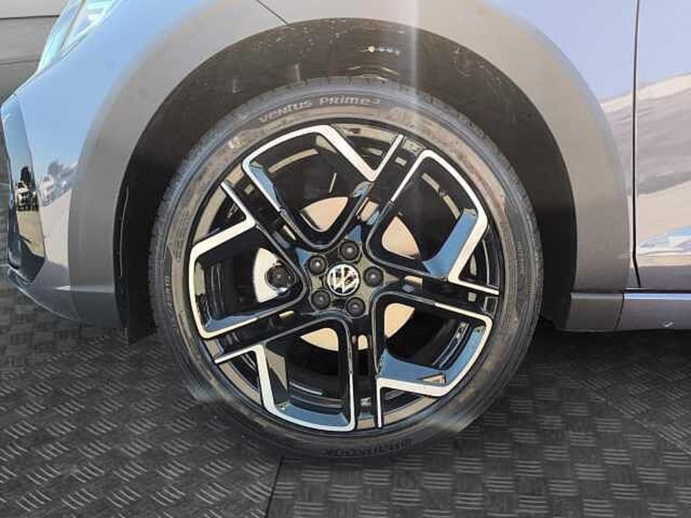 Volkswagen Taigo nuova a Lecco (13)