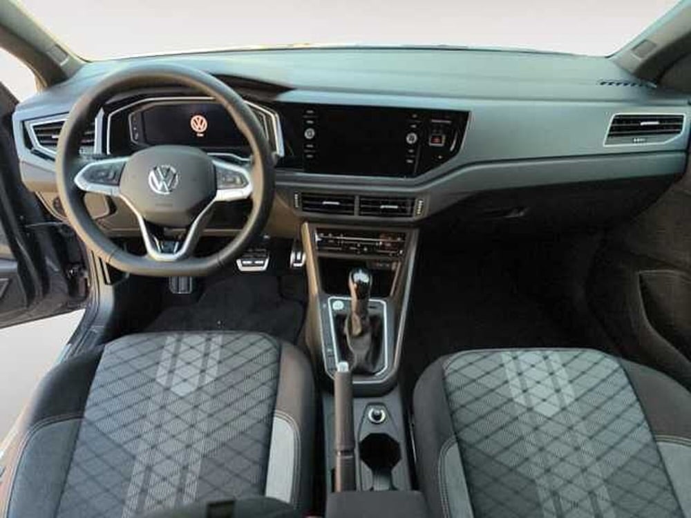 Volkswagen Taigo nuova a Lecco (9)