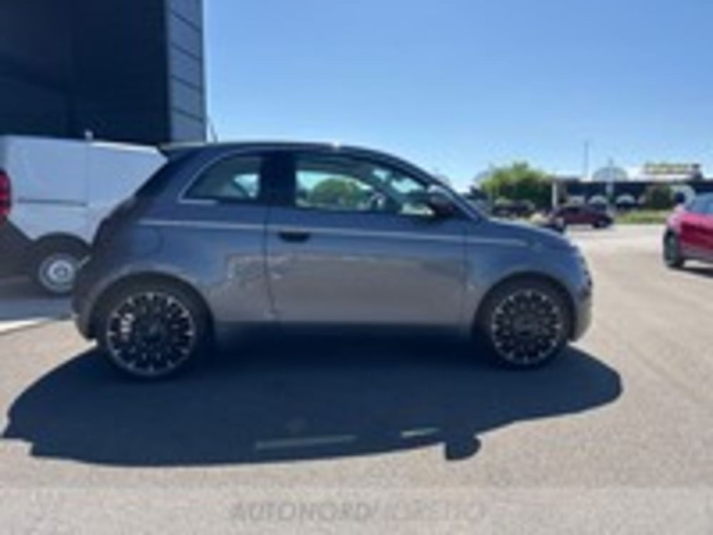 Fiat 500e usata a Udine (4)