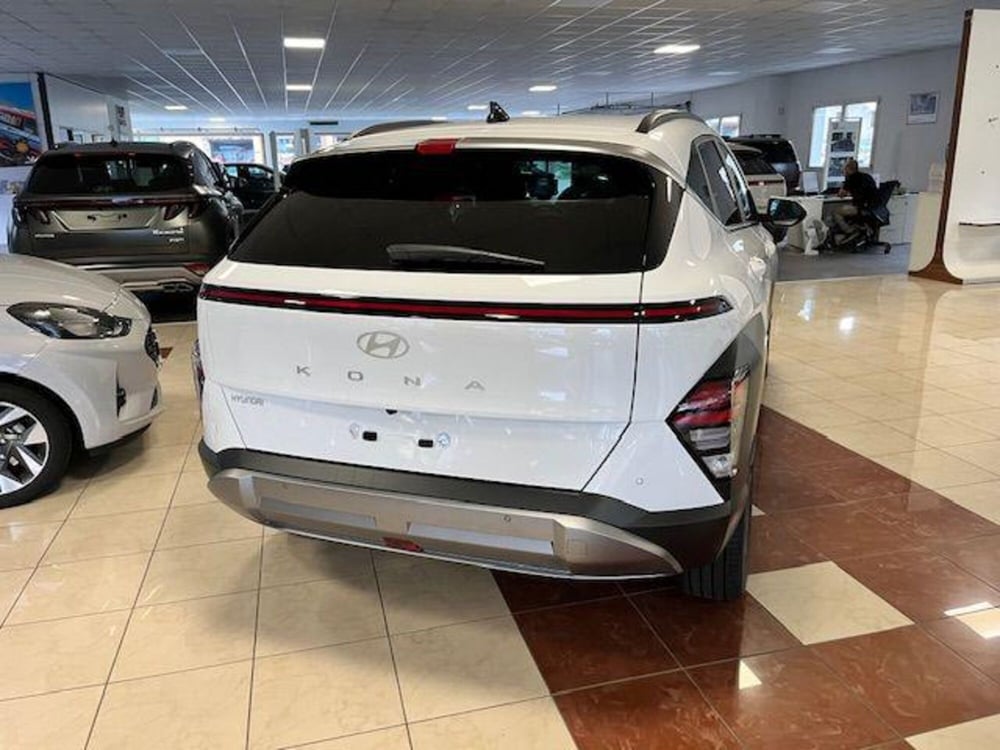 Hyundai Kona nuova a Verbano Cusio Ossola (7)