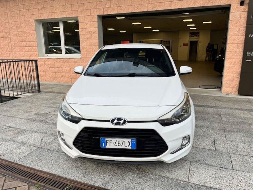 Hyundai i20 Coupé usata a Verbano Cusio Ossola (3)