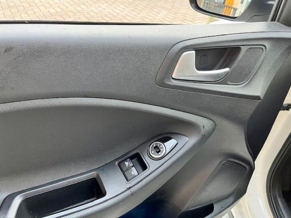 Hyundai i20 Coupé usata a Verbano Cusio Ossola (7)