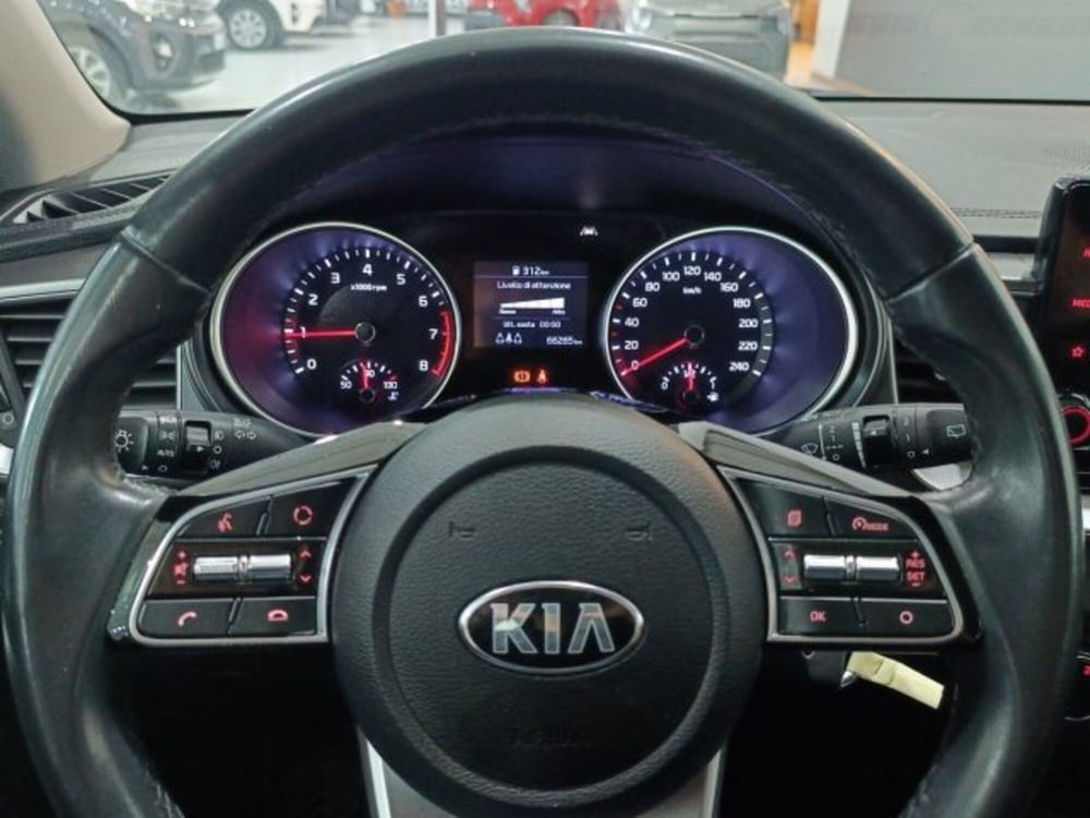 Kia XCeed usata a Catania (17)