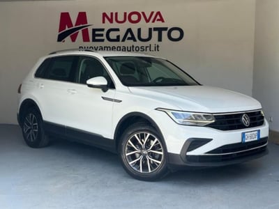 Volkswagen Tiguan 2.0 TDI SCR Life del 2022 usata a Alcamo