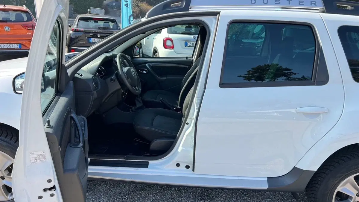 Dacia Duster usata a Como (9)