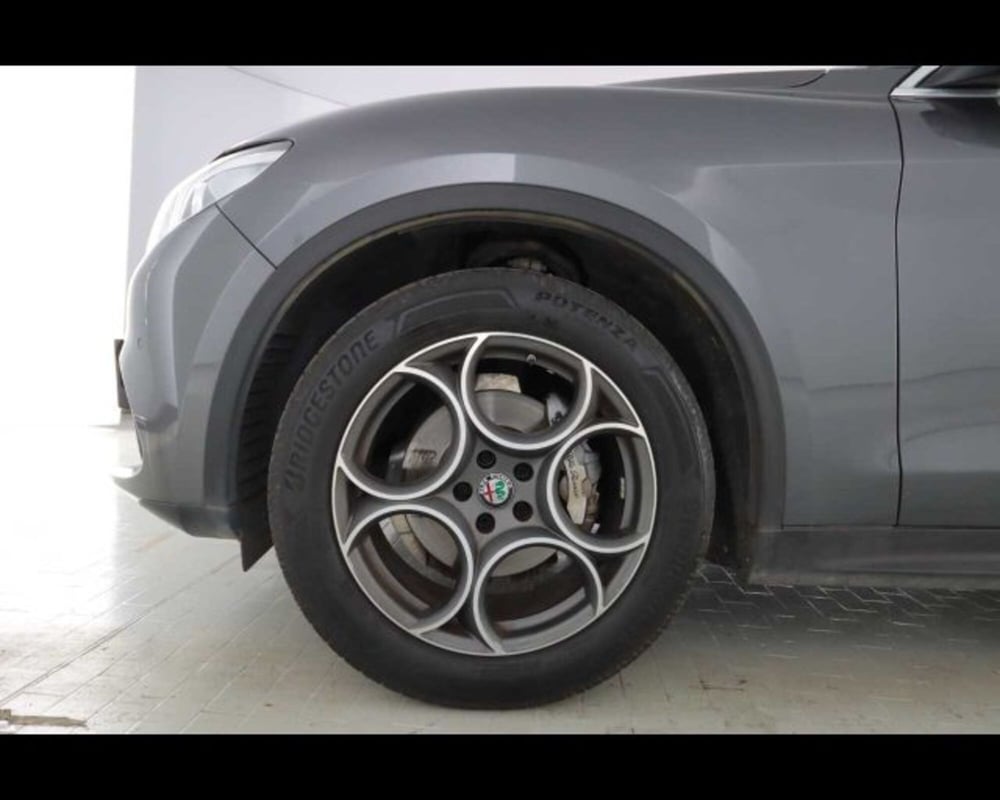 Alfa Romeo Stelvio usata a Bologna (14)
